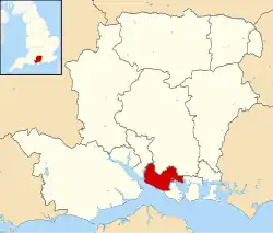 O Distrito de Fareham (em vermelho) no condado de Hampshire