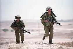 Soldados do exército israelense em treinamento.
