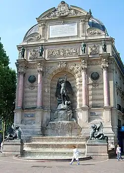 A Fonte Saint-Michel (1858–1860), projetada por Gabriel Davioud, marcava o início do Boulevard Saint-Michel.