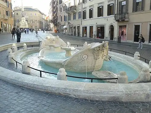 Fontana della Barcaccia, na Piazza di Spagna.