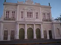Teatro José de Alencar, onde ocorrem grandes espetáculos