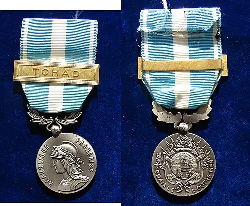 Medalha do Ultramar (1893) com fecho "Chade".