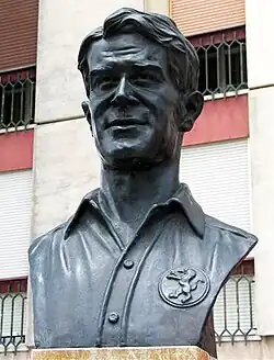 Busto de Francisco Stromp, inaugurado em 1994 junto ao Estádio de Alvalade, Lisboa.[5]