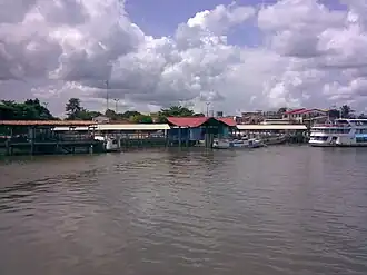 Vista do Porto na frente da Cidade de Muaná