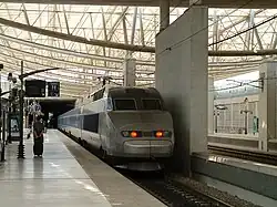 Estrutura da estação, ao nível da plataforma.