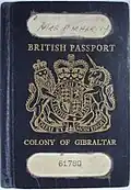 Capa de um antigo passaporte britânico emitido por Gibraltar na década de 1970