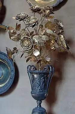 Rosa de Ouro armazenado na Biblioteca do Vaticano.