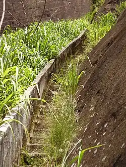 Escada que contorna a Pedra do Andaraí