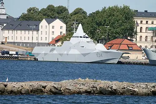Navio militar na base naval de Karlskrona