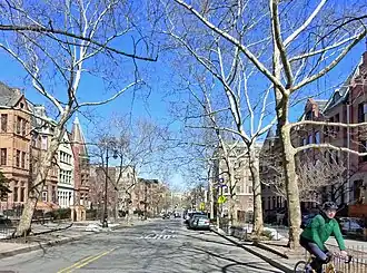 Típica rua de Hamilton Heights