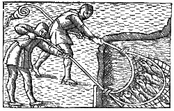 Um exemplo de pessoas pescando no gelo durante o inverno. Uma rede era jogada por baixo do gelo e puxada através de um grande buraco feito nele. Atenção ao detalhe: os pescadores estão calçando sapatos com travas para manter o equilíbrio no gelo escorregadio.