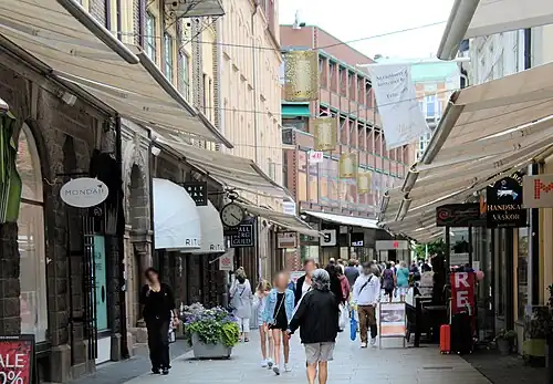 A rua comercial Kullagatan