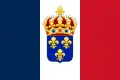 Bandeira do Reino Constitucional da França (proposta): A tricolore francesa com a coroa real e o brasão de flor-de-lis foi possivelmente desenhada pelo Conde de Chambord em sua juventude como um compromisso. Nunca chegou a ser implementada.[4][5]