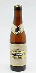 Garrafa de Hoegaarden Grand Cru (Belgian Strong Pale Ale).