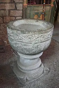 Pia batismal do século XII