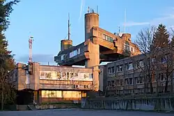 Instituto Hidrometeorológico (1979) por Krsto Todorovski em Skopje