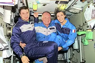 Da esquerda para a direita: Kozeyev, Afanasyev e Haigneré