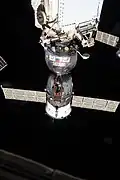 A Soyuz MS-07 acoplada no módulo Rassvet da ISS.
