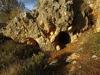 Entrada sul da gruta de Ibne Ammar