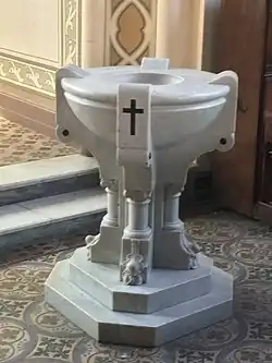 Pia batismal em mármore da Igreja Luterana Martin Luther