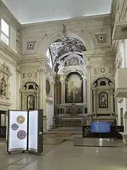 Interior da igreja