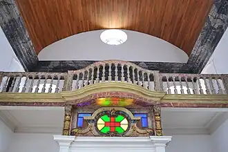 Coro-alto e vitral