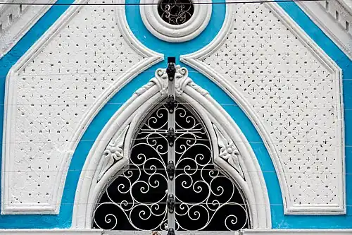 Arco gótico da fachada