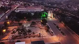Imagem aérea da Praça da Bandeira e da Igreja do Bom Jesus em 2018. Autor da imagem: Júnior Seabra / @dr.drone.bahia