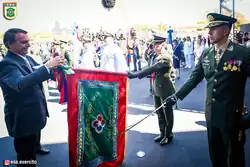 mposição da Insígnia de Bandeira da Medalha do Pacificador