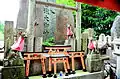 Um altar da raposa no Fushimi Inari-taisha