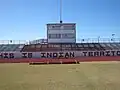 O Estádio Indian, local nativo da equipa de futebol Jourdanton High School Indians.