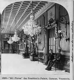 Interior do Palácio de Miraflores em 1903.