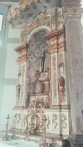 Um dos altares laterais