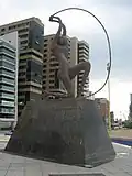 Estátua de Iracema (1996) na praia de Iracema, em Fortaleza, no Ceará