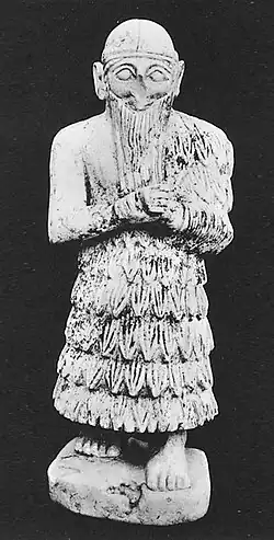 estátua de Isqui-Mari (frente)