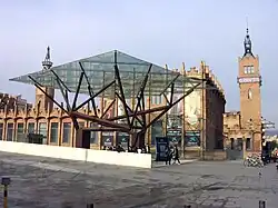 Entrada no Caixa Forum Barcelona (2001)