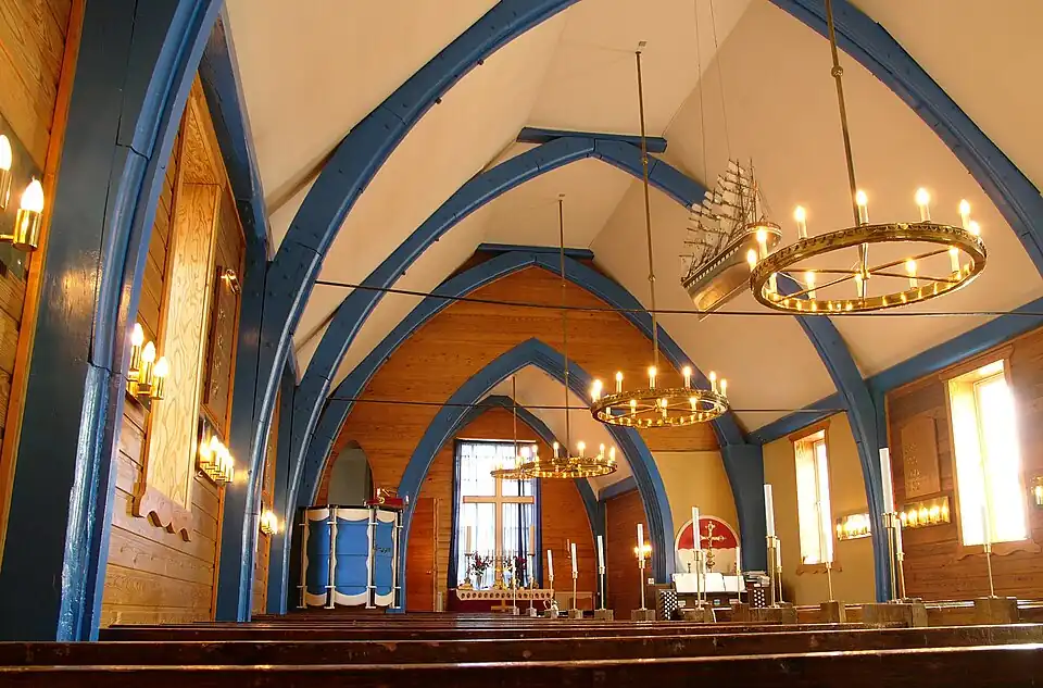 Dentro da igreja de Ittoqqortoormiit