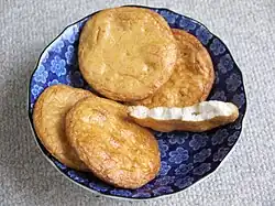 Senbei, um cracker japonês de arroz