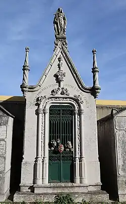 Jazigo de Maria do Carmo Carmona e família