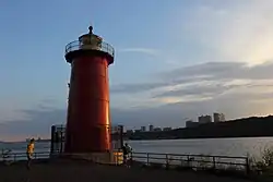 O farol ao entardecer