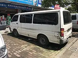 Traseira do Jinbei Haise primeiro facelift (1999–2006)