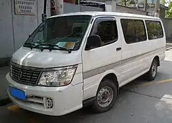 Dianteira do Jinbei Haise segundo facelift (2002–2013)
