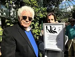 João Carlos Nunes Abreu nos jardins da Casa Museu Universo de Memórias