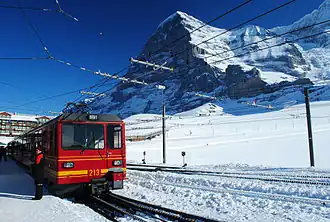Em frente do Eiger