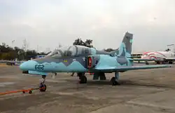 Uma aeronave Hongdu JL-8 da força aérea da Bolívia.