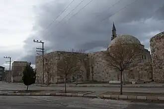 Muralhas do castelo de Caramânia