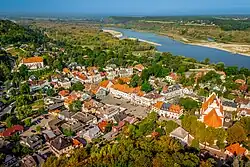 Vista geral da cidade, praça principal