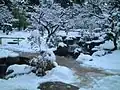 Kenroku-en coberto por neve.