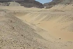 Os restos mortais da tumba de Quenerés em Umel Caabe