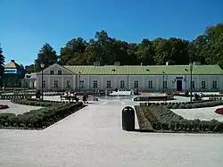 Ala oeste do palácio (biblioteca municipal)